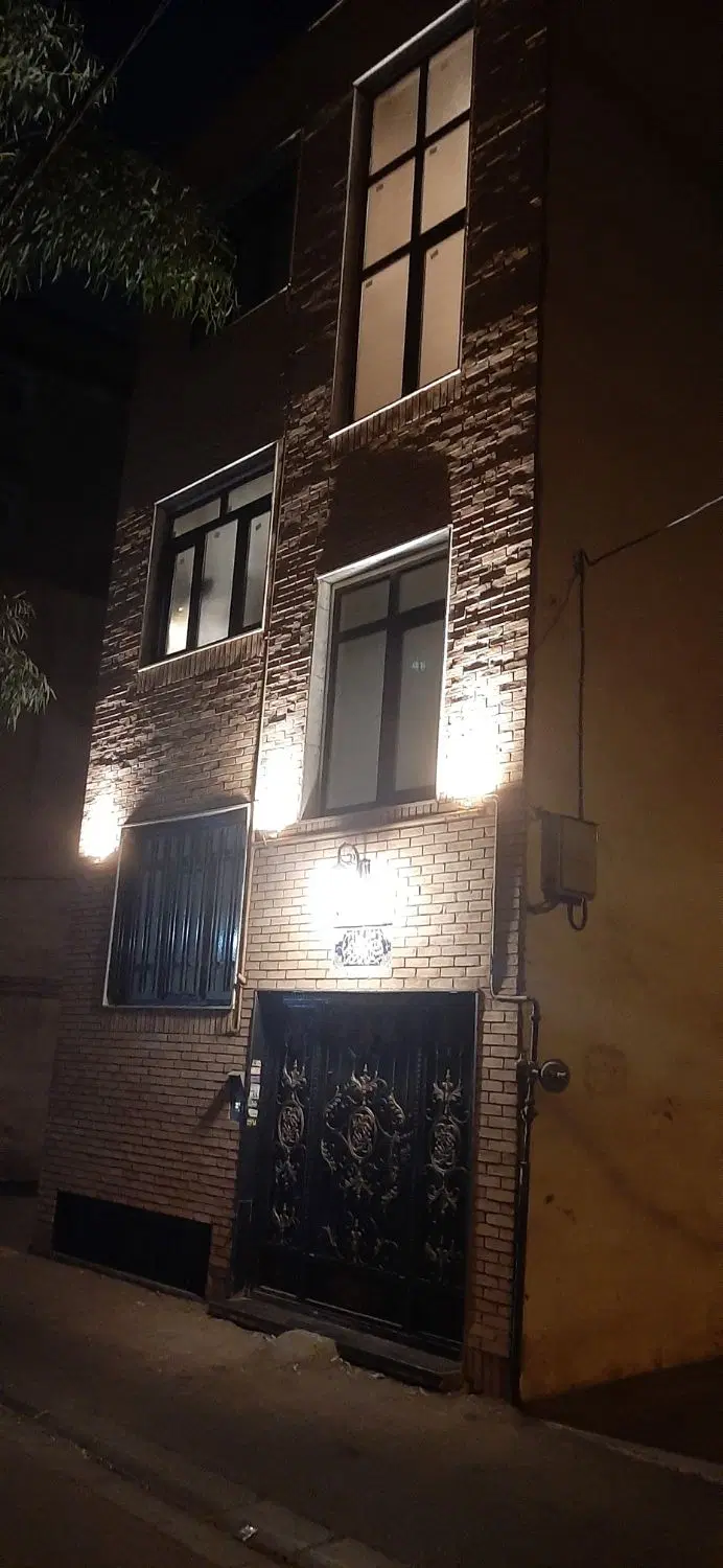 خیابان ایران 121متر مسکونی