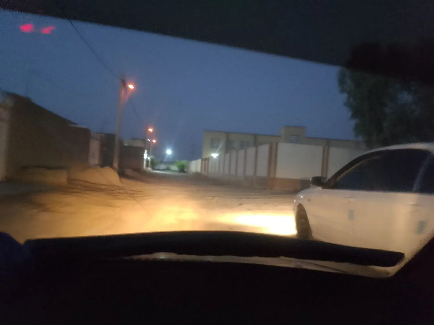 زمین باقری کوچه لاله