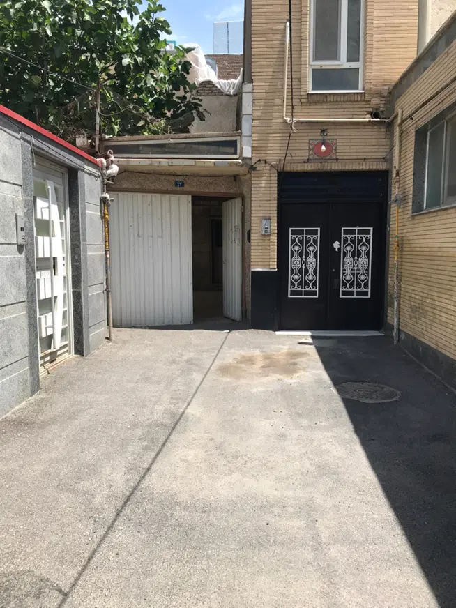 خانه‌ مسکونی دوطبقه