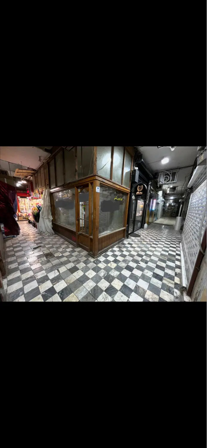 مغازه فروشی داخل پاساژ میدان شهرداری