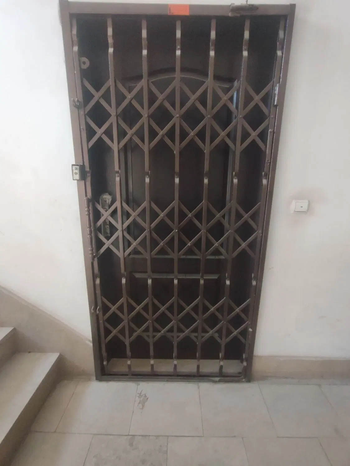 مهستان طبقه‌دوم ۶۵‌متری
