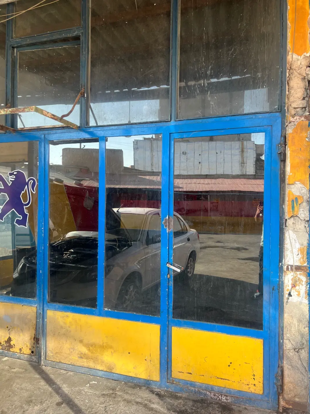 اجاره مغازه داخل گاراژ