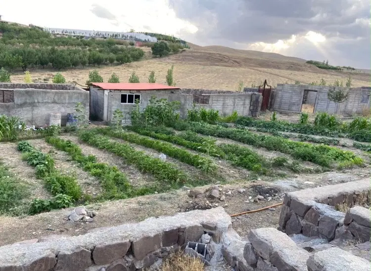 فروش زمین چهار دیواری آبسرد