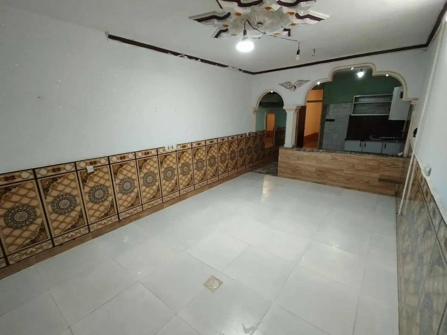 طبقه همکف راه جدا