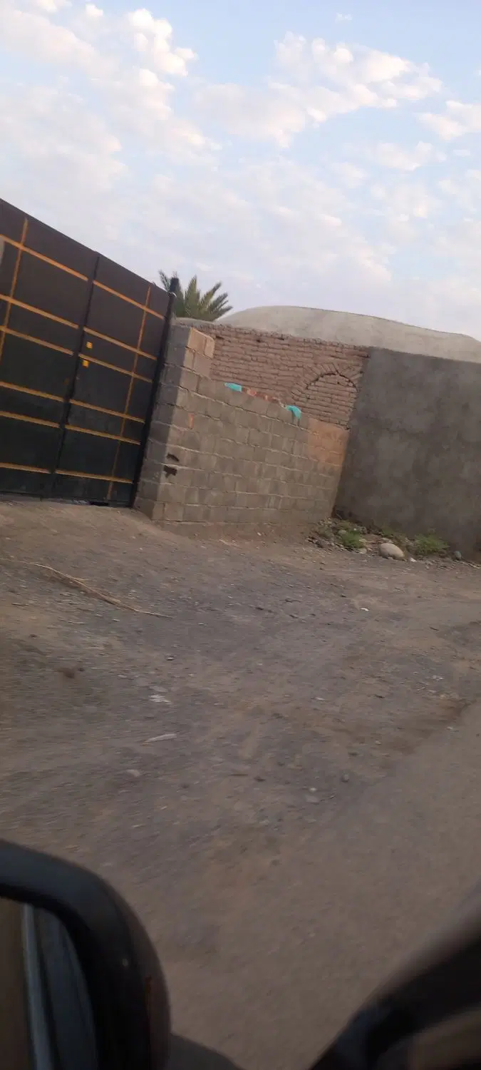 دنبالم خونم