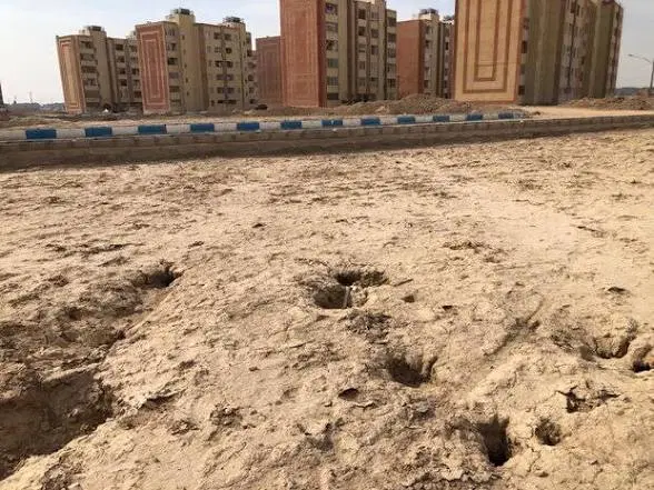 زمین ۱۰۰ متری در سرسرباز