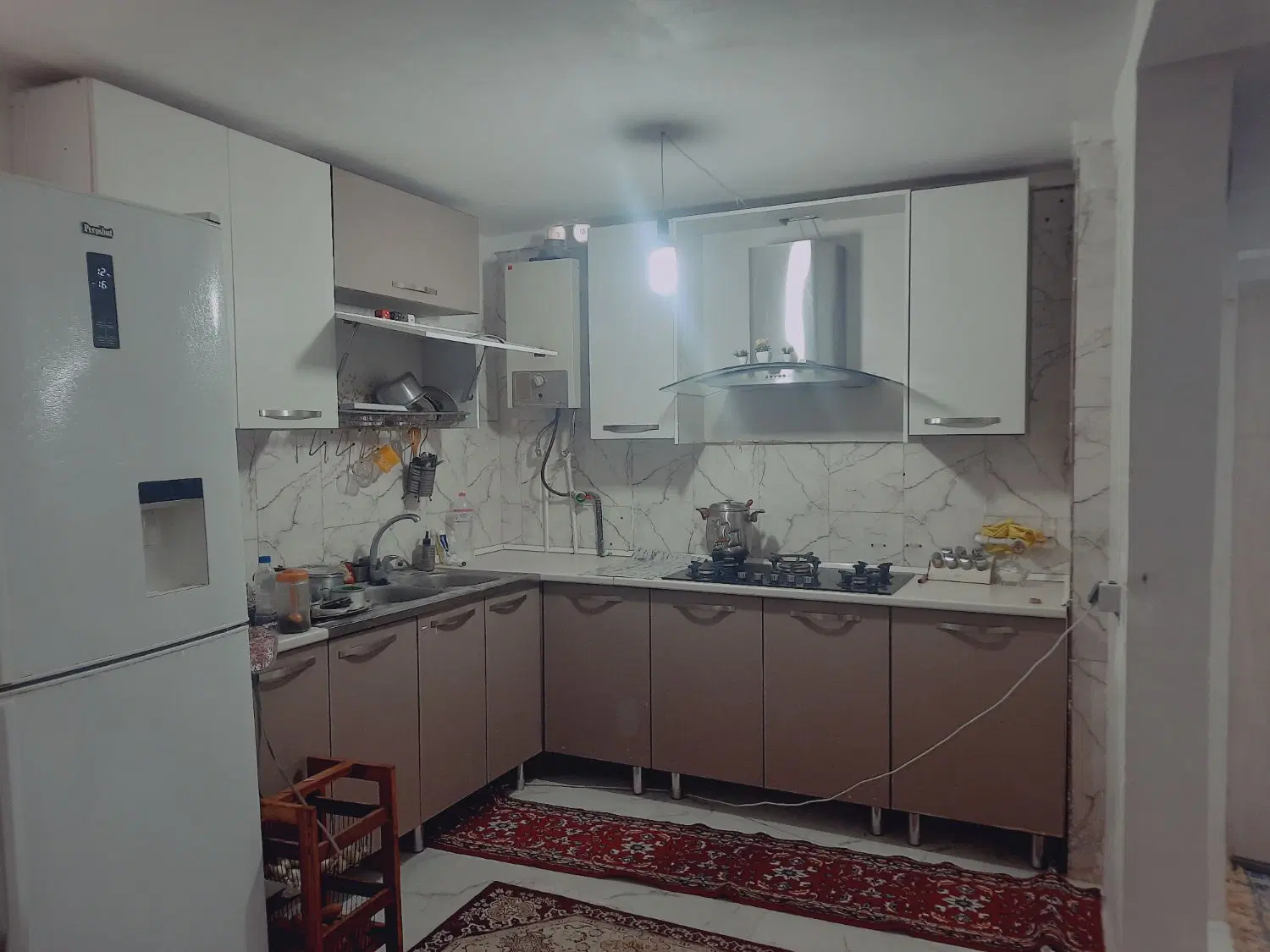 همکف ۹۰ متری فول بازسازی شده  تمیز  زیر قیمت منطقه