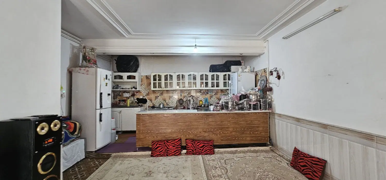 زیر زمین حیاط دار راه جداگانه بلوار مناقب