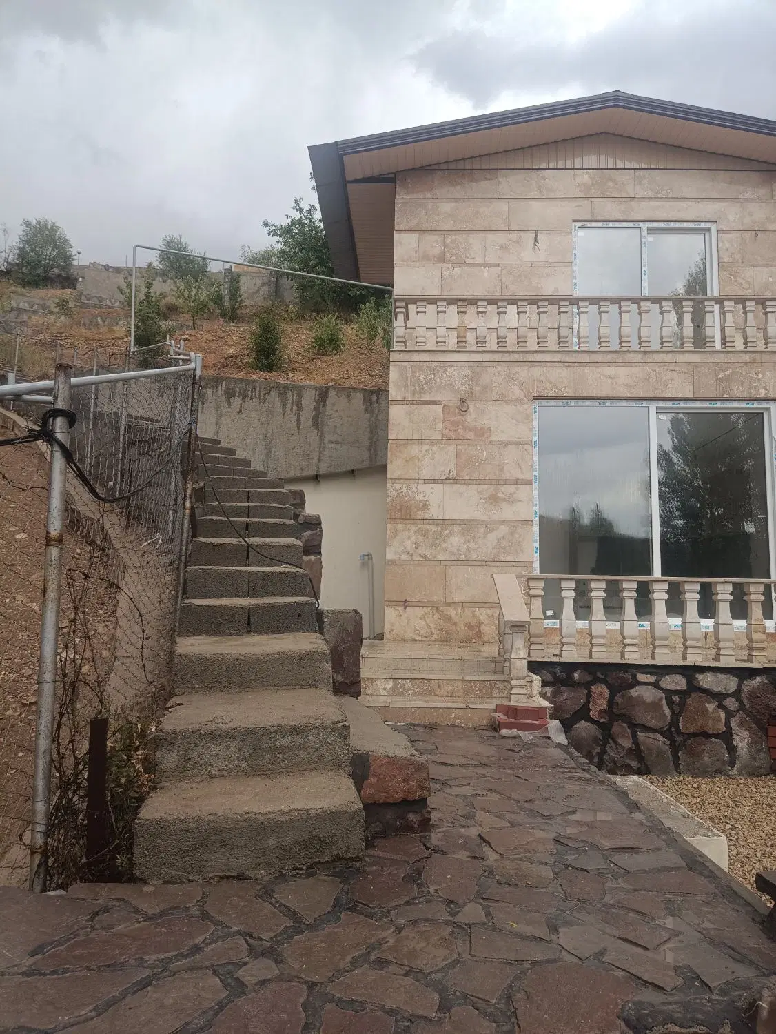 ویلا با کل انشعابات و سند و مجوز و جای دنج
