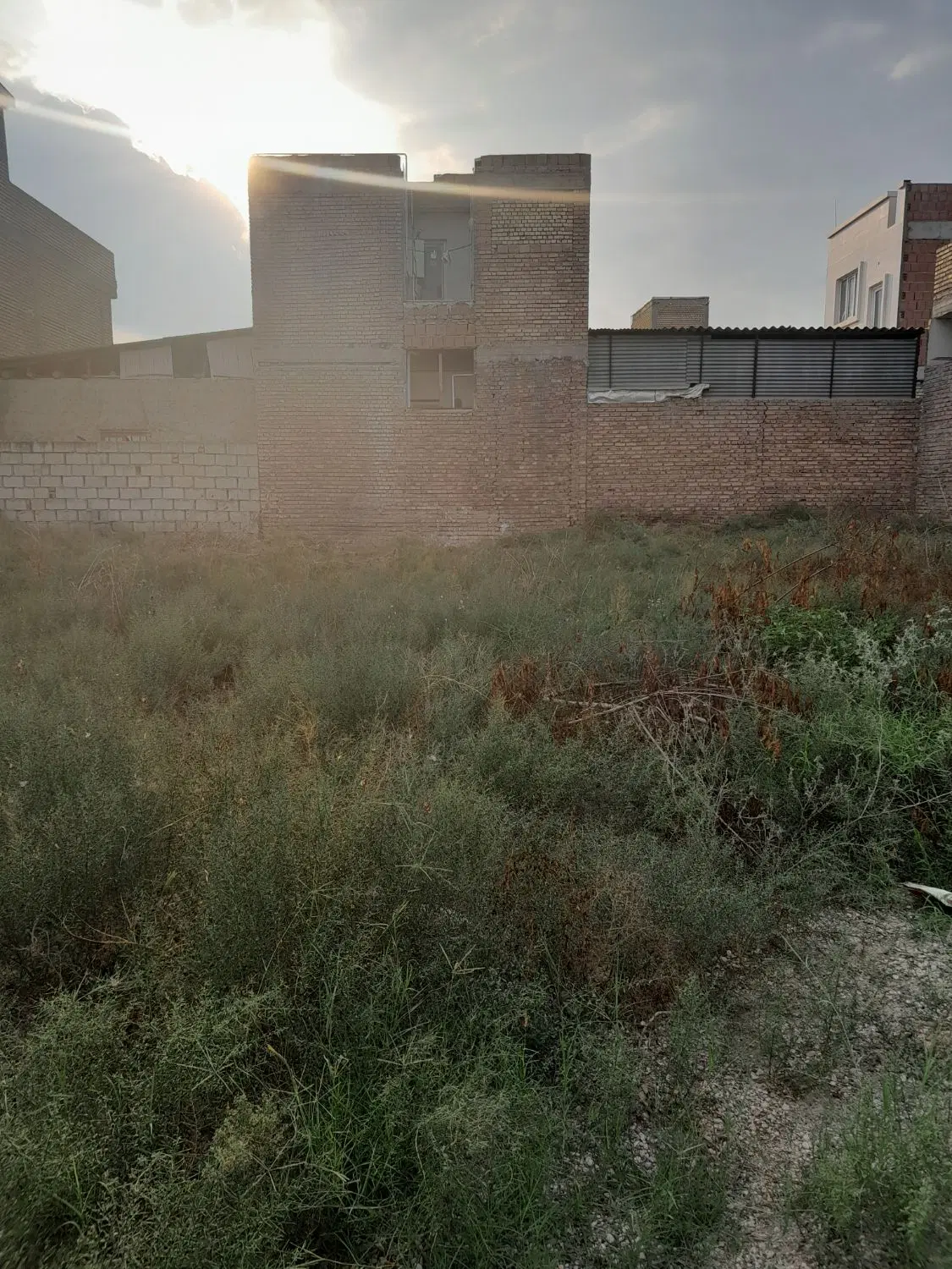 زمین مسکونی