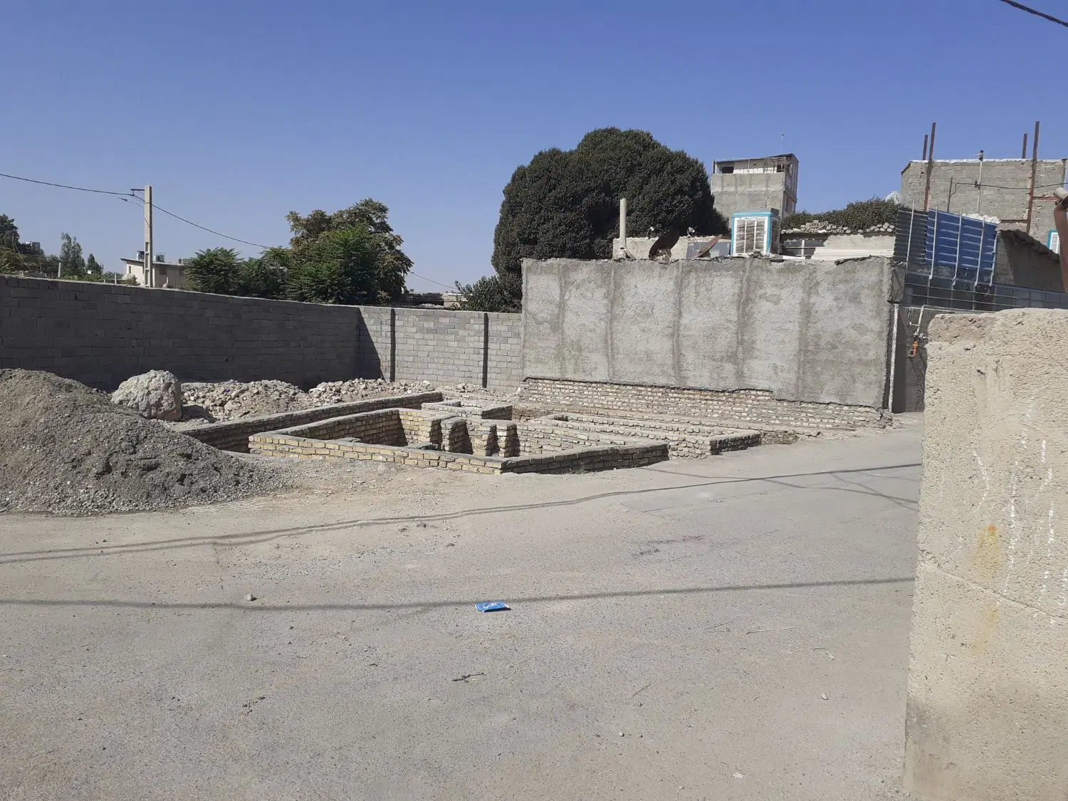 خانه نقلی با جواز ساخت.