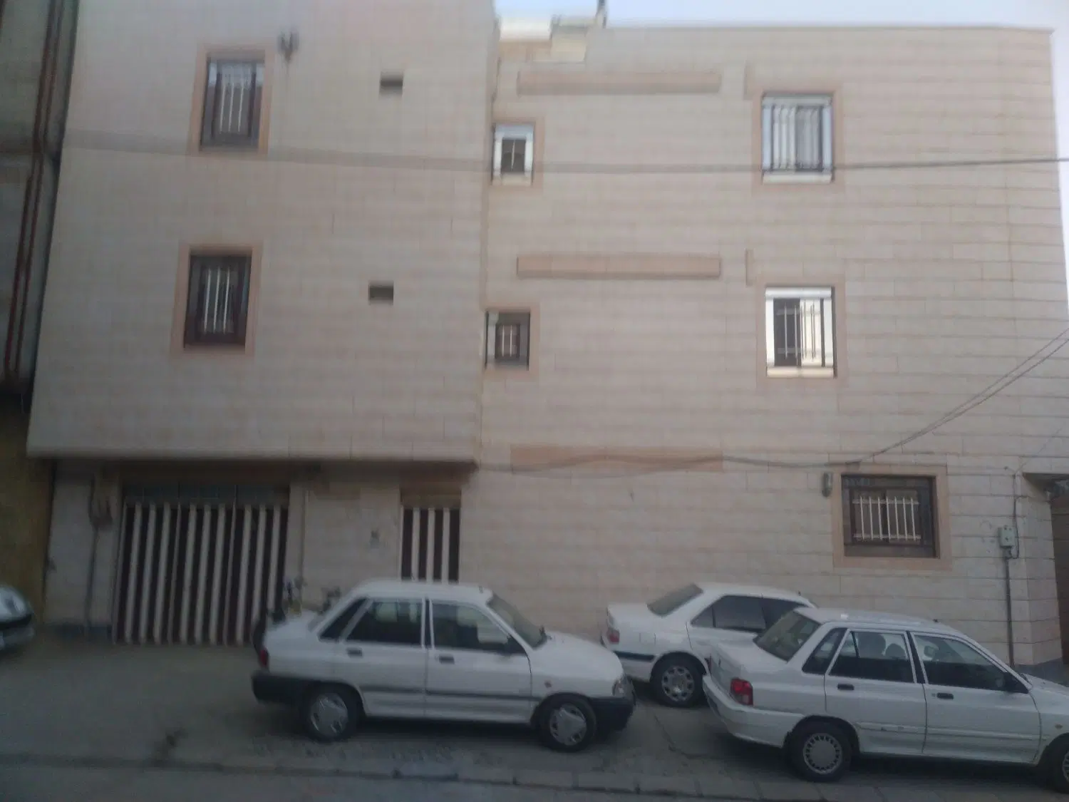 ۸چ متر خانه ویلایی، 2طبقه وپارکینگ