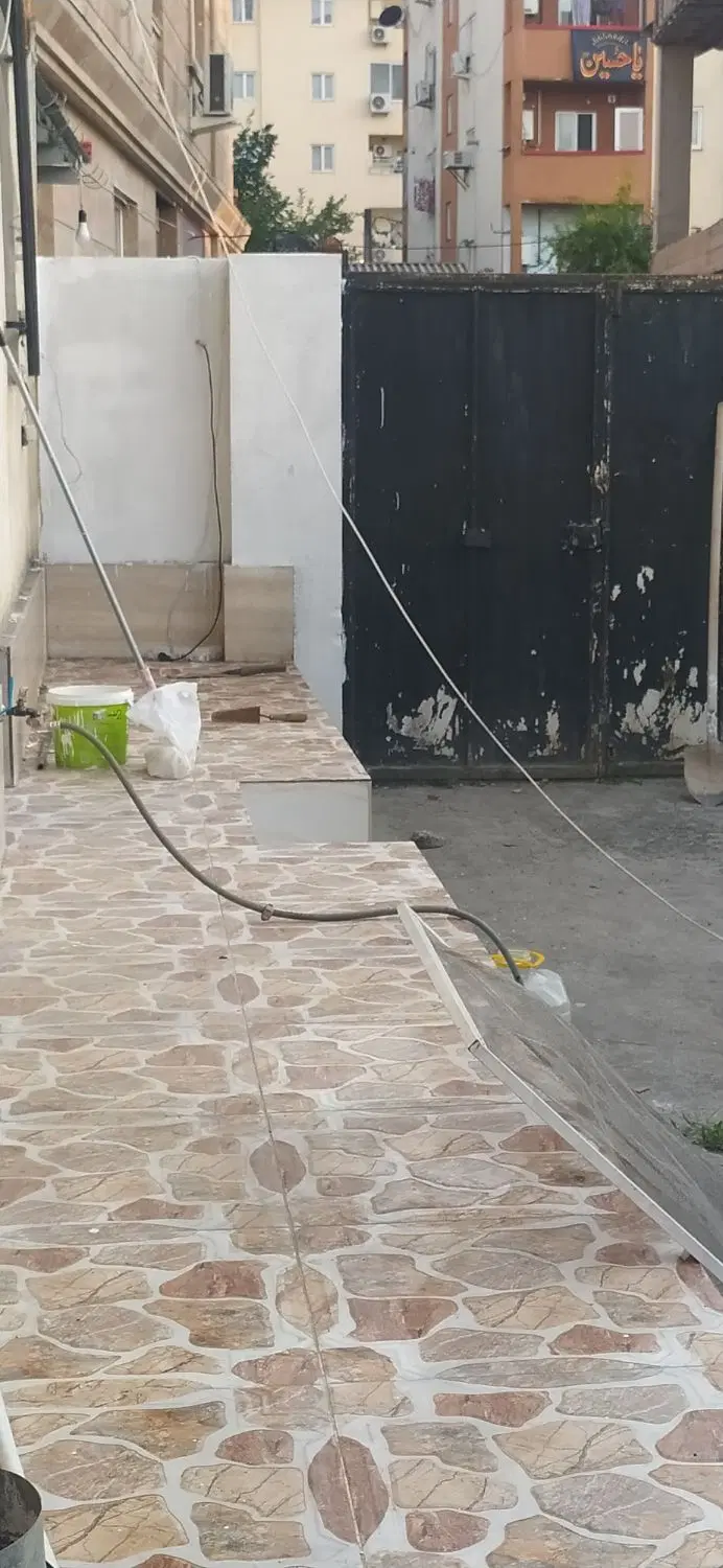 مستقل طبقه اول