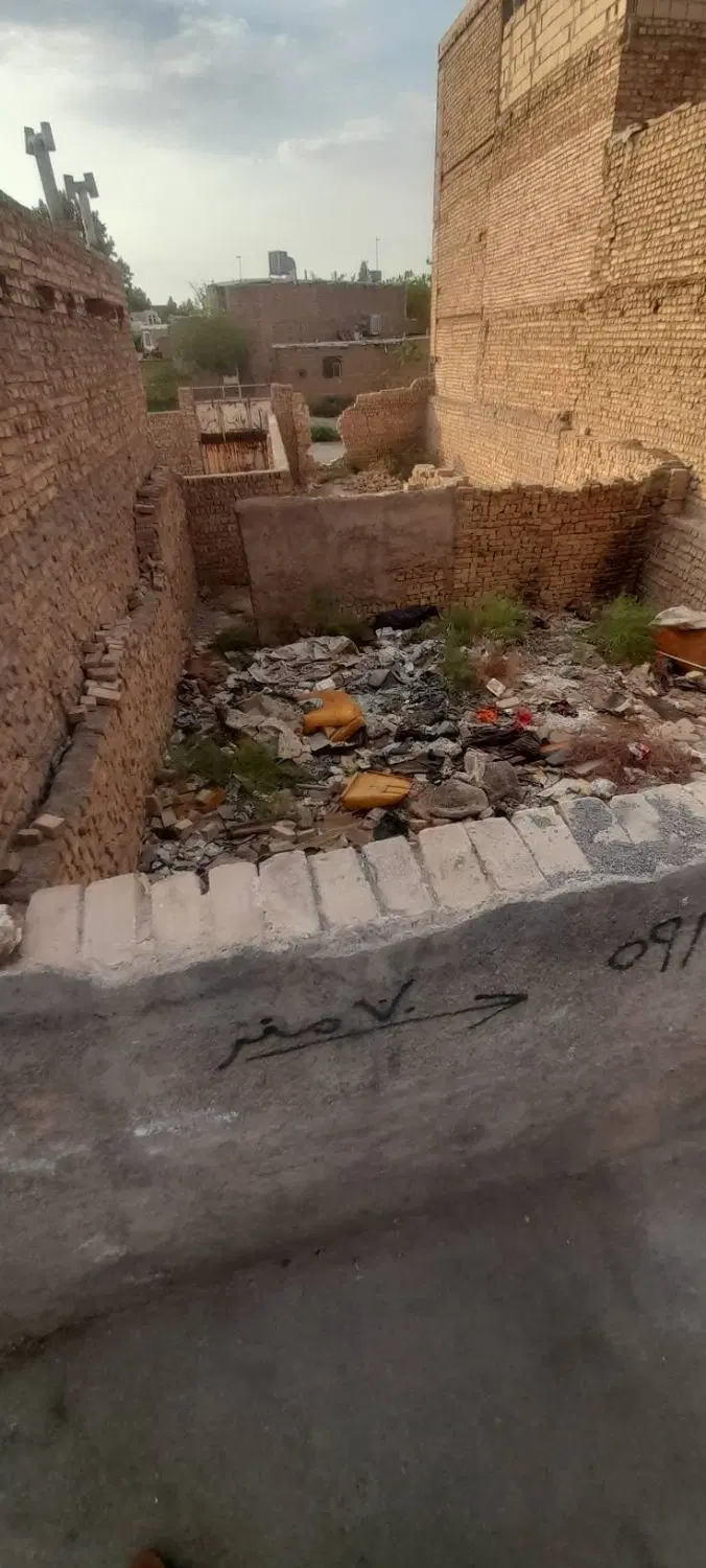زمین چهار دیواری ورامین سکینه بانو