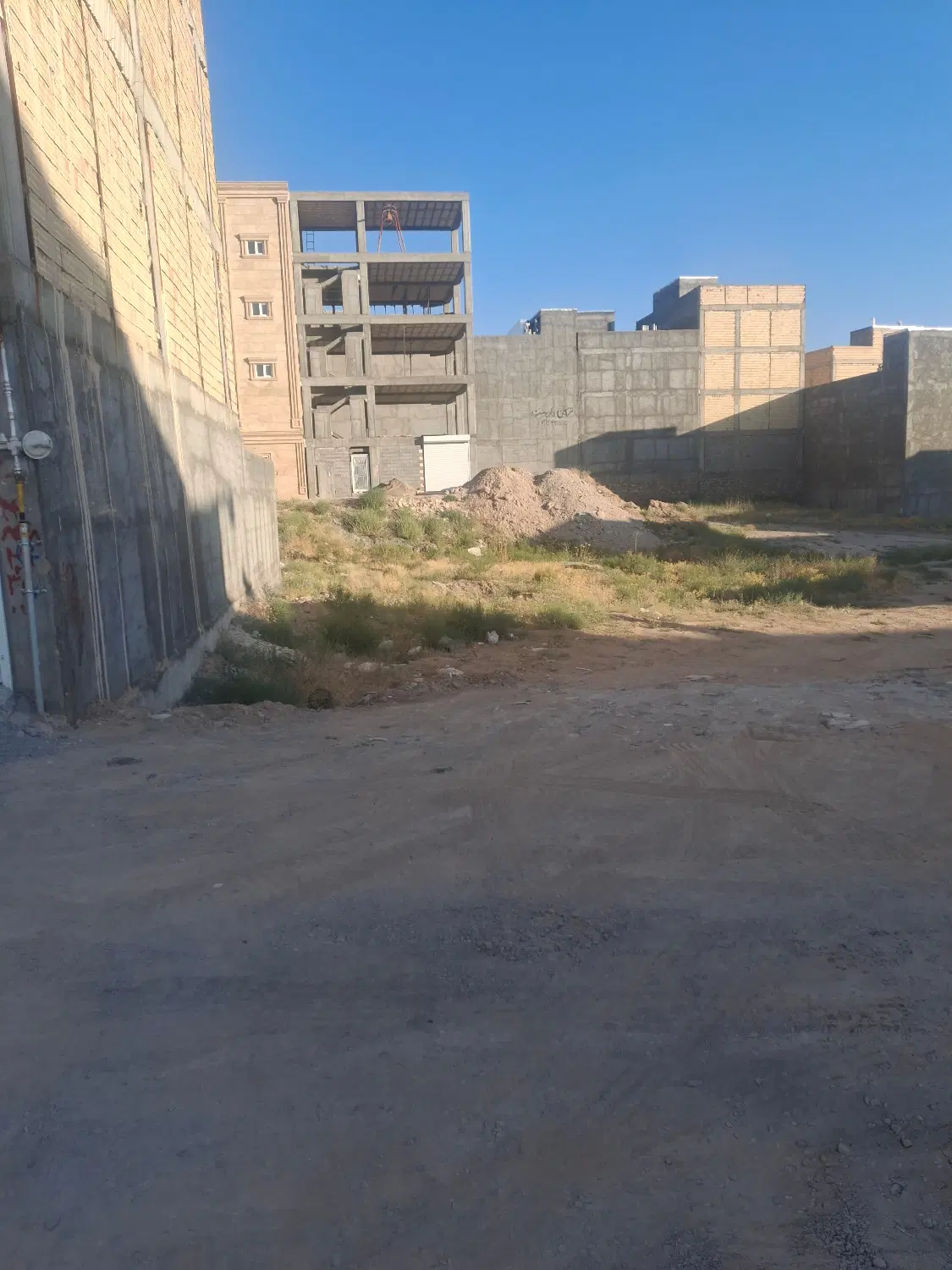 زمین قابل ساخت بر ۵۵متری گلشهر
