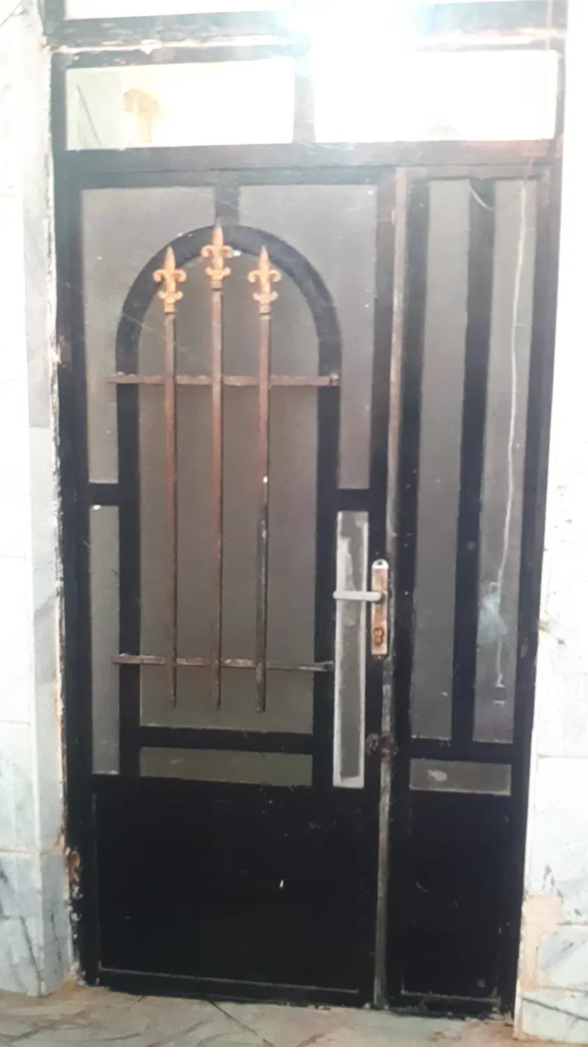 اجاره مغازه(کارگاه یا آموزشگاه) بین مطهری ۲۴ و ۲۶