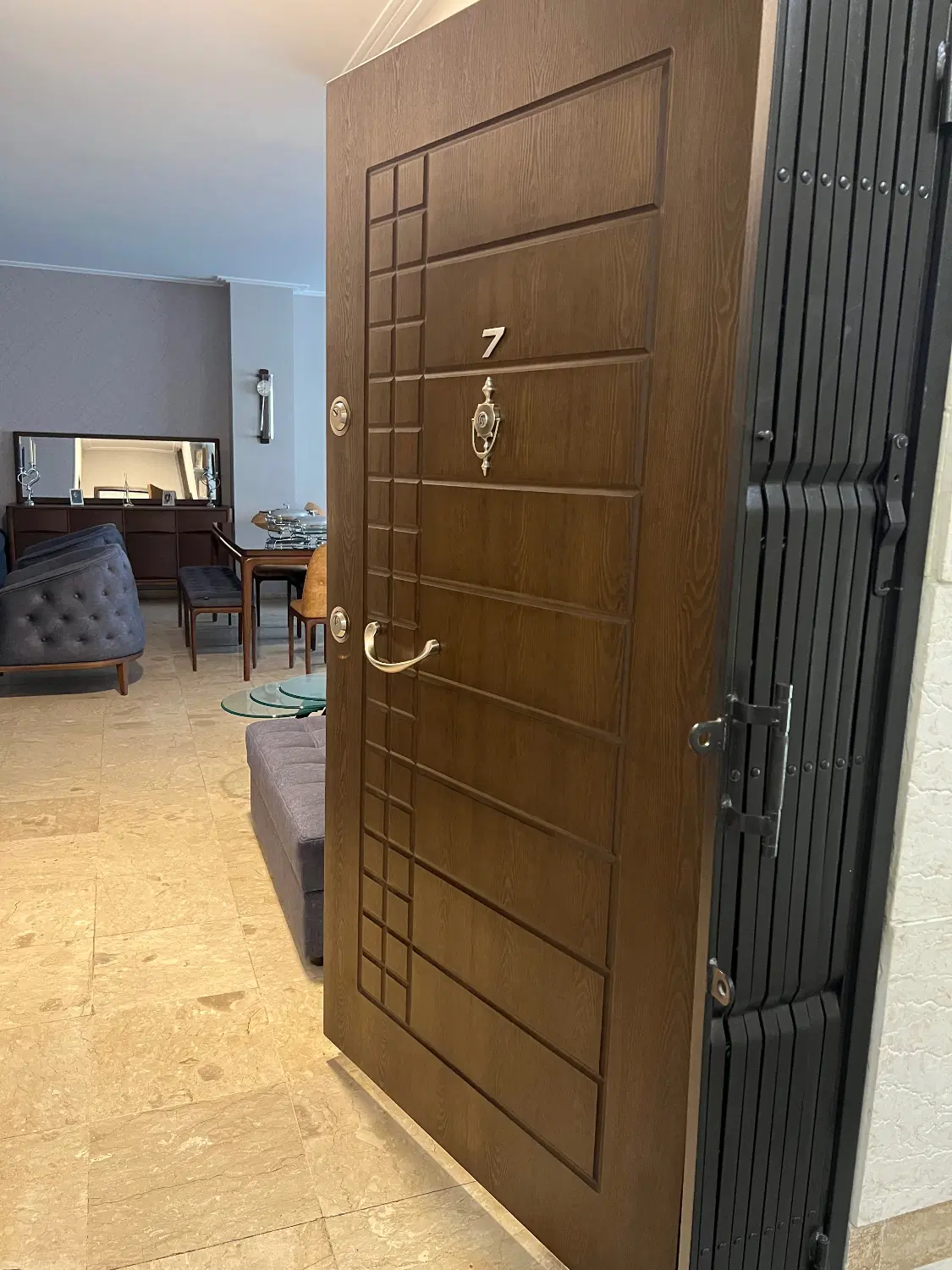 آپارتمان ۱۳۲ متری ۳ خوابه بسیار خوش نقشه