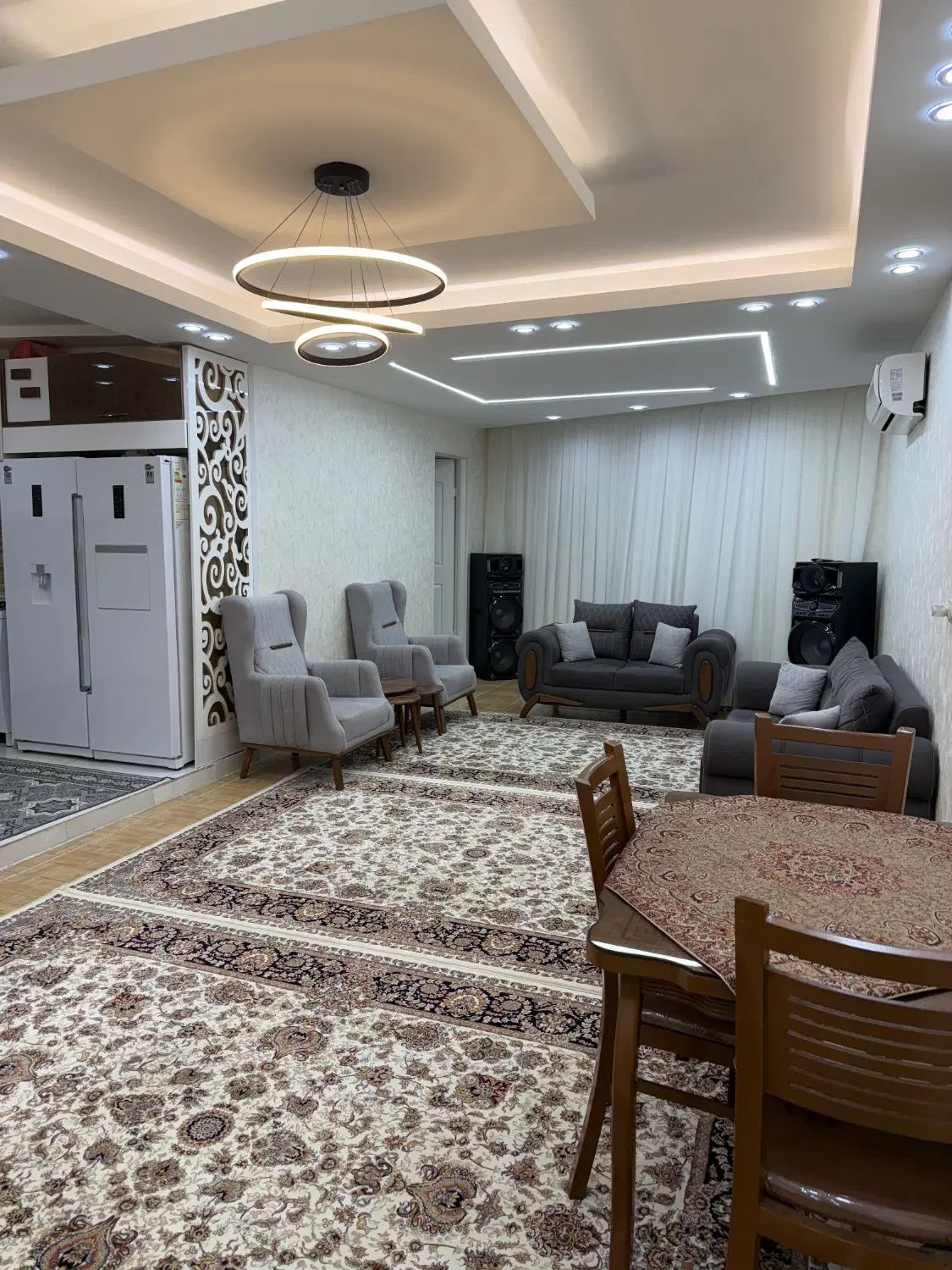 آپارتمان ۹۰متری واقع در بلوار میرداماد غربی