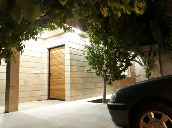 باغچه در خیابان اقاقیا۲