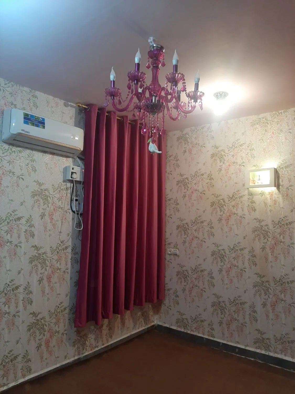 فروش خانه ویلایی ۲۴۰ متر کوی حافظ