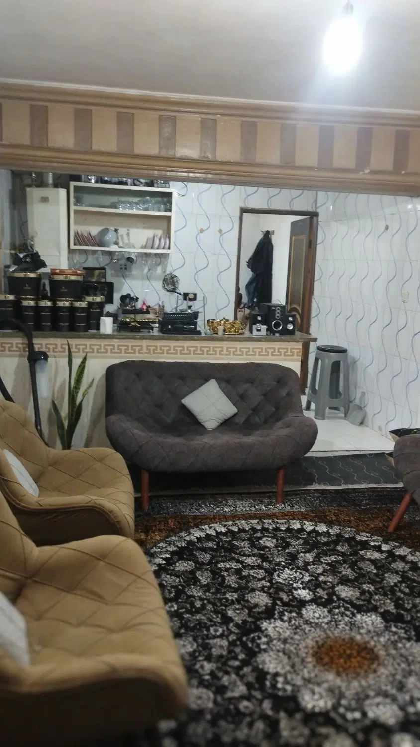 آپارتمان طبقه اول