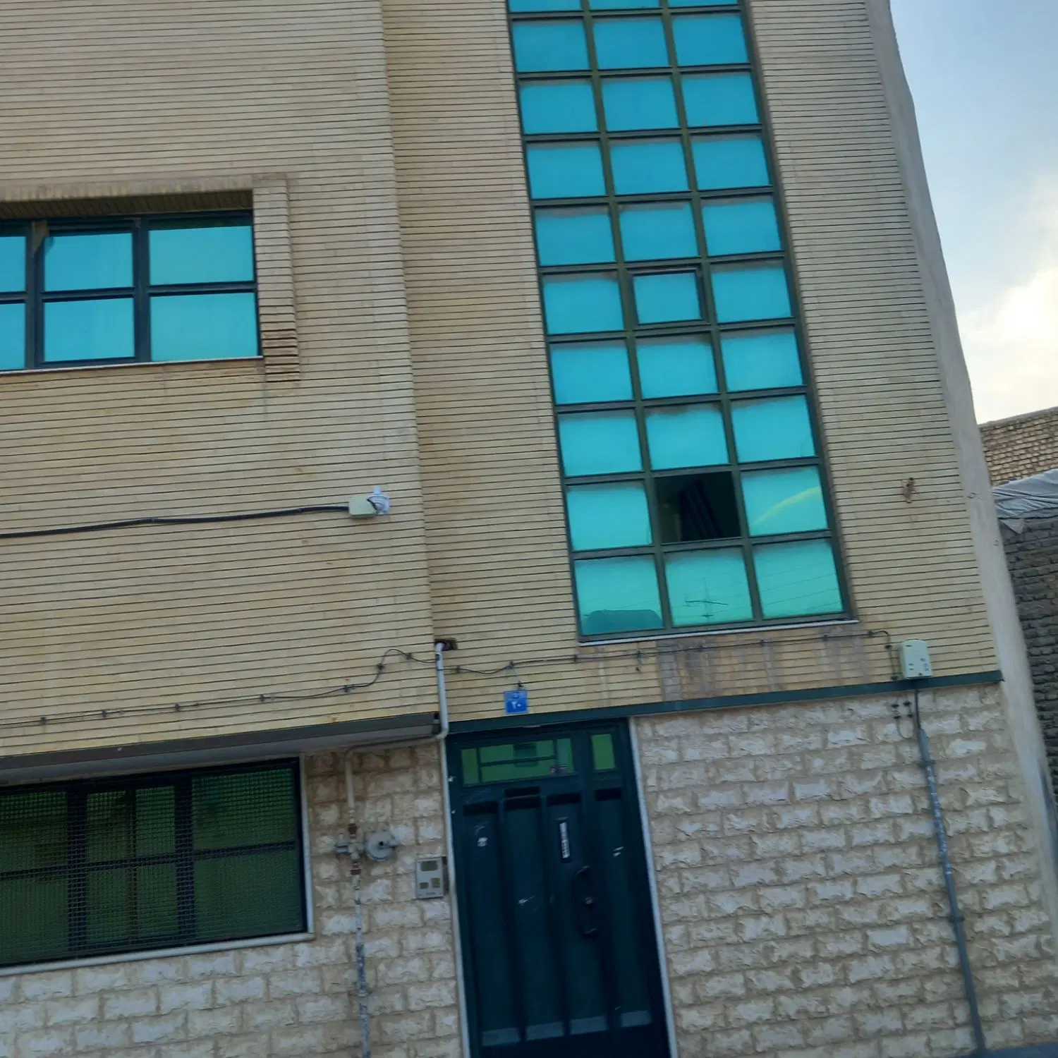 اپارتمان دو خوابه ۸۵ متری با سند شش دانگ تک برگ