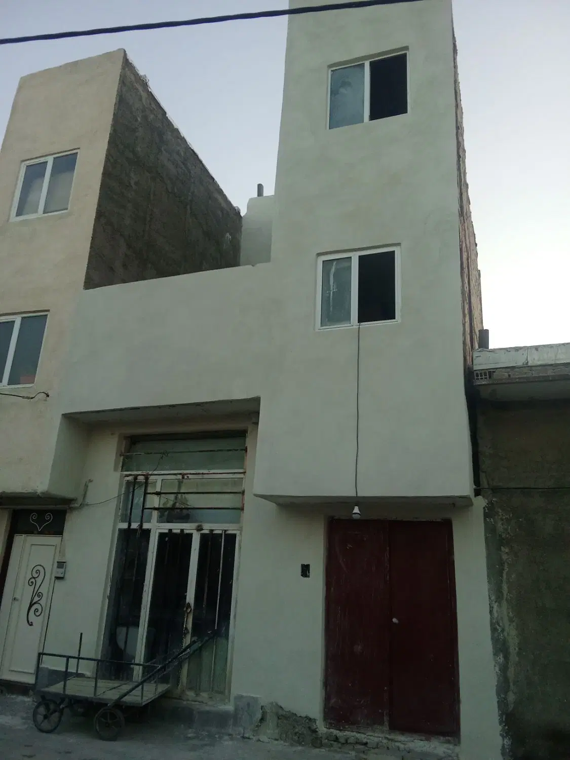 حیاط اناخاتون 85متری