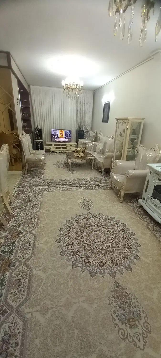 81 متر سند دار ، ش امین