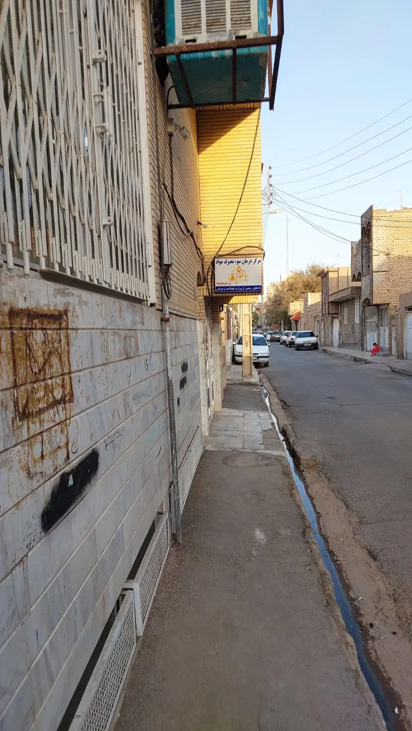 فروش خانه مسکونی و مغازه تجاری ۲ نبش