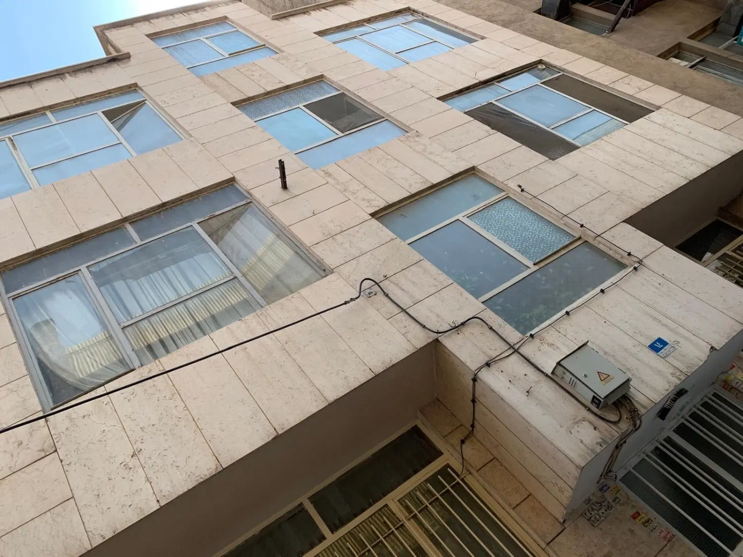 سه طبقه کلنگی ۱۴۱ مترمریع