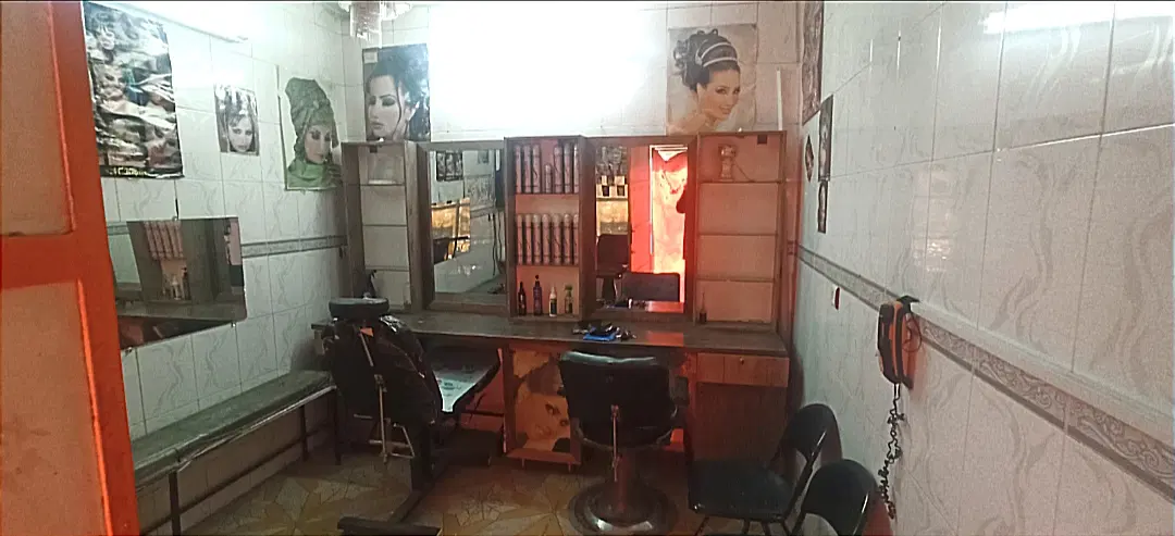 فروش تجاری مغازه آرایشگاه با وسایل مرکزشهر