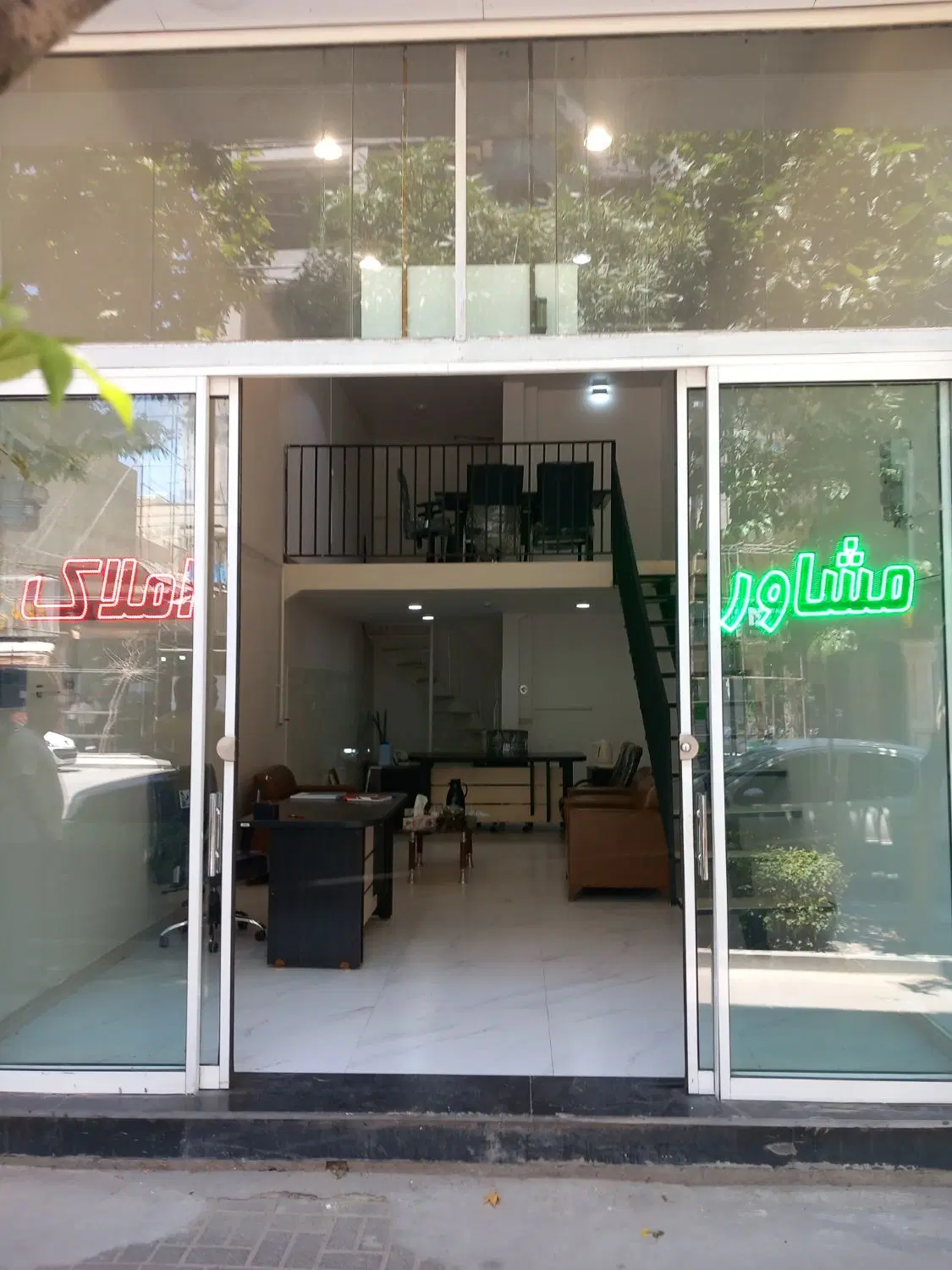 فروش تجاری ملکی میدان کارگر۱۶۰متر مفت مفت