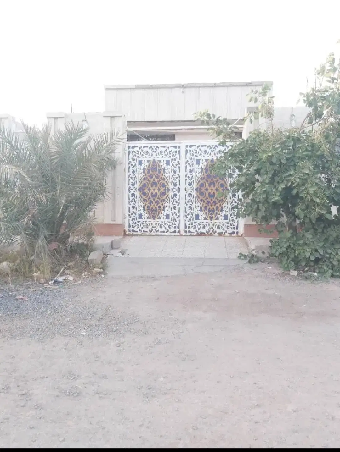 خانه ویلایی به همراه گاراژ بزرگ