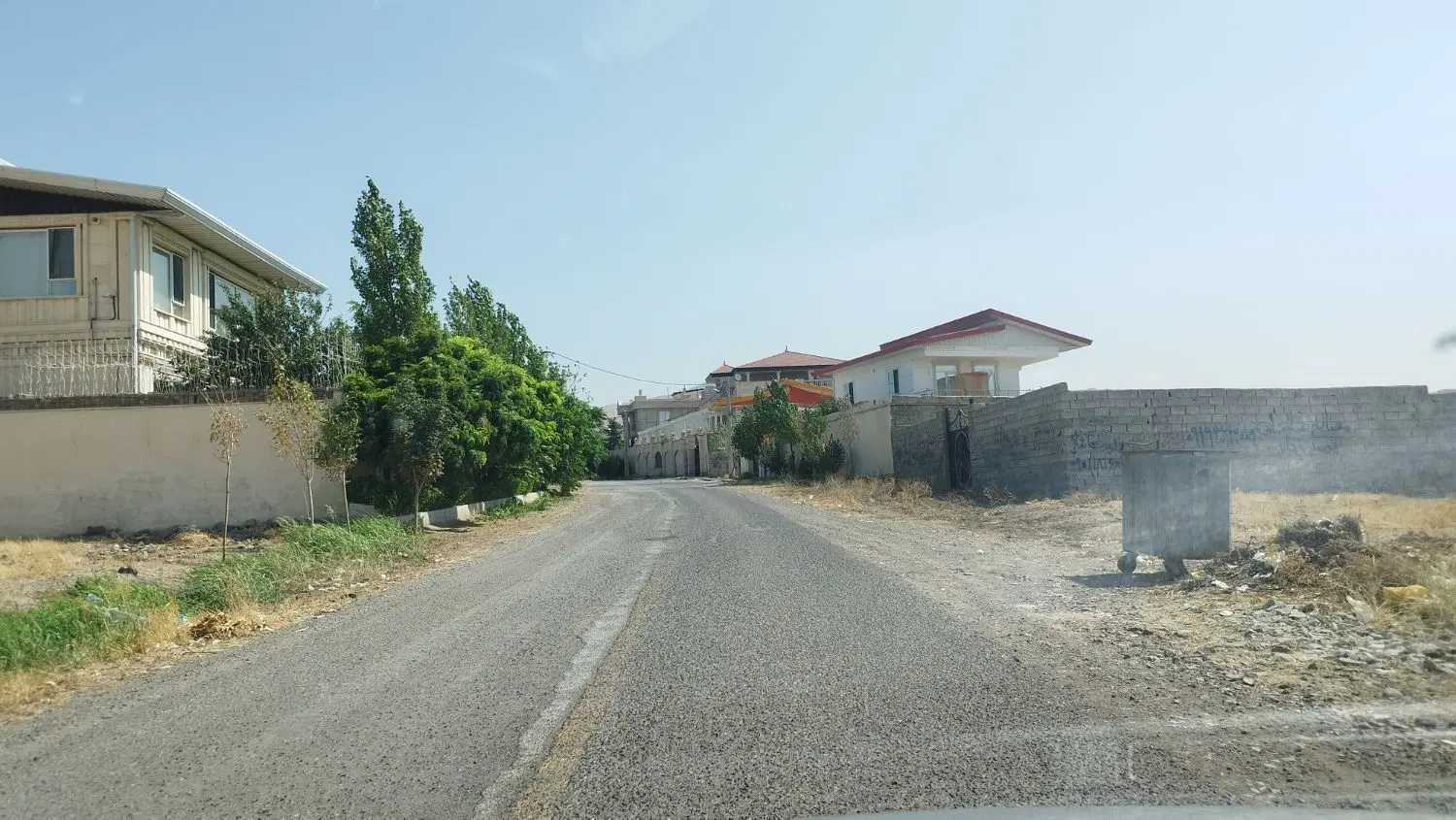 ویلایی محل زمین چهار دیواری