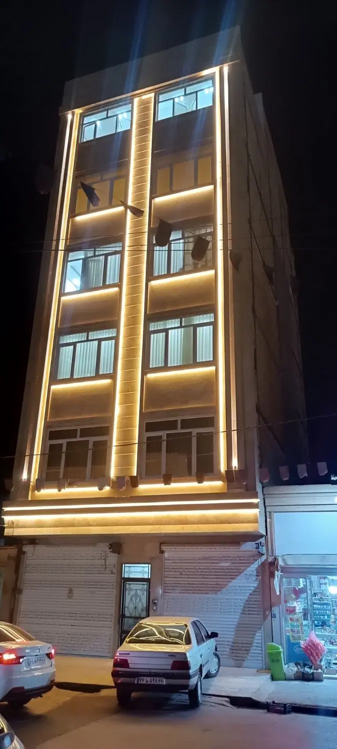 آپارتمان تک واحدی طبقه دوم روی پیلوت