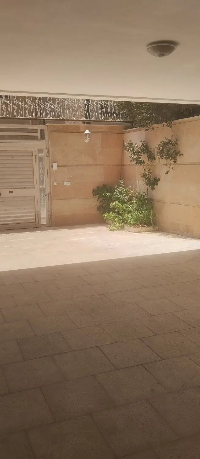 آپارتمان تک واحدی