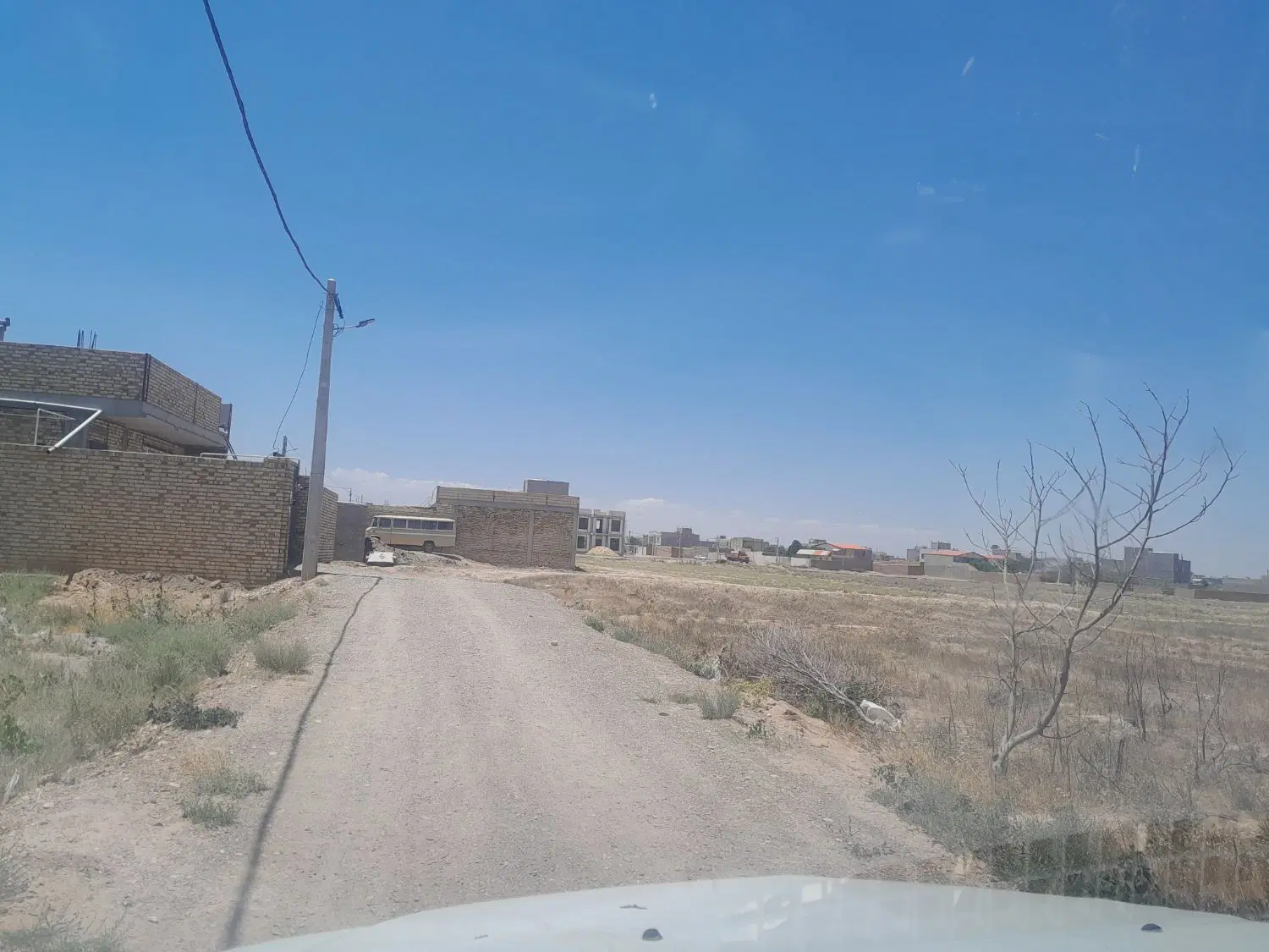 زمین ۲۵۰ متر