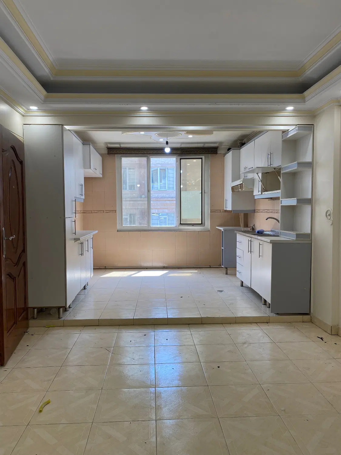 آپارتمان ۶۵ متری دو خوابه پارکینگ اصلی