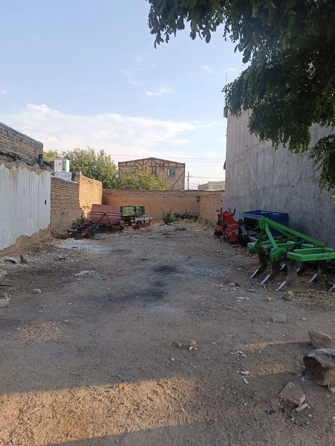 زمین مسکونی