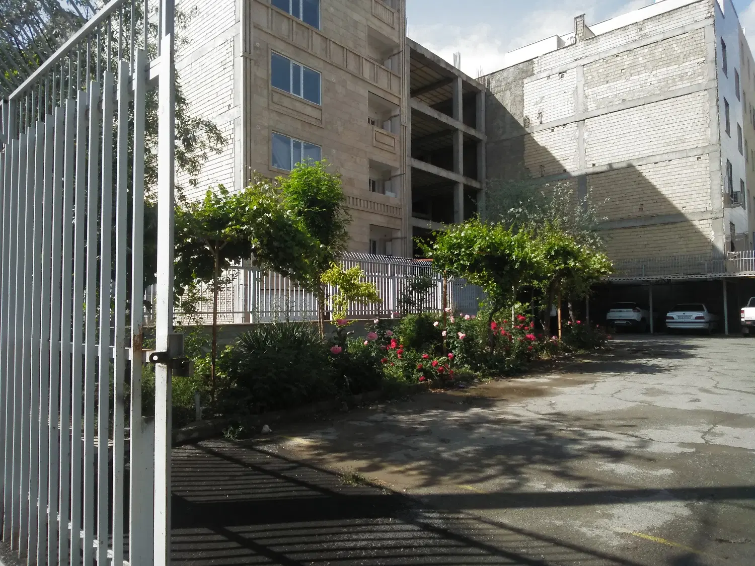 ساختمان در اداره گاز