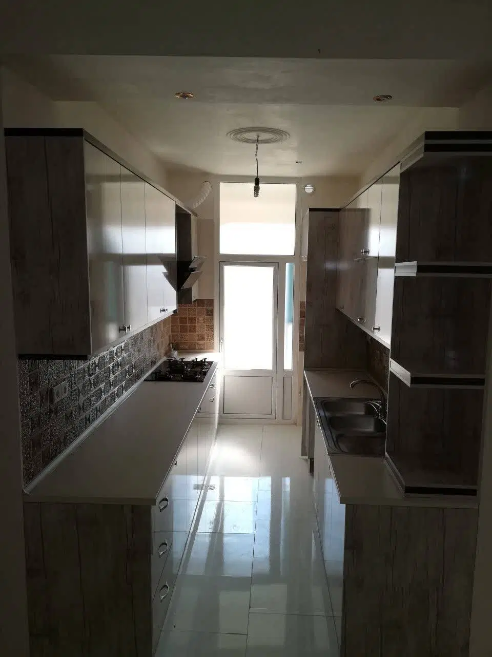 آپارتمان ۵۵ متری با پارکینگ تازه نقاشی شده