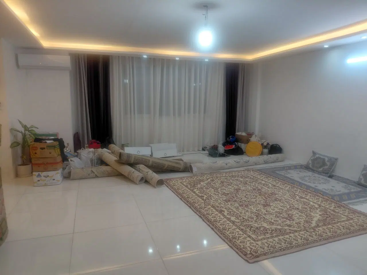 یک آپارتمان ۱۲۰ متری شیک وتمیز