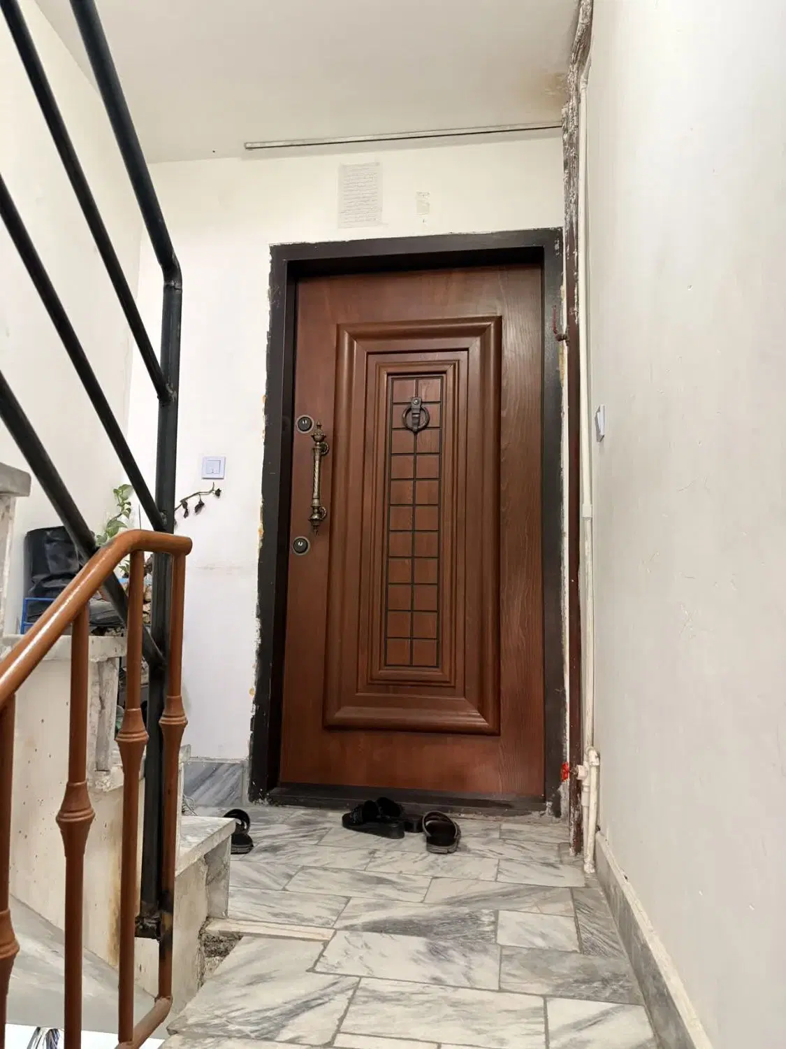 آپارتمان ۸۵ متری طبقه دوم، دو خواب