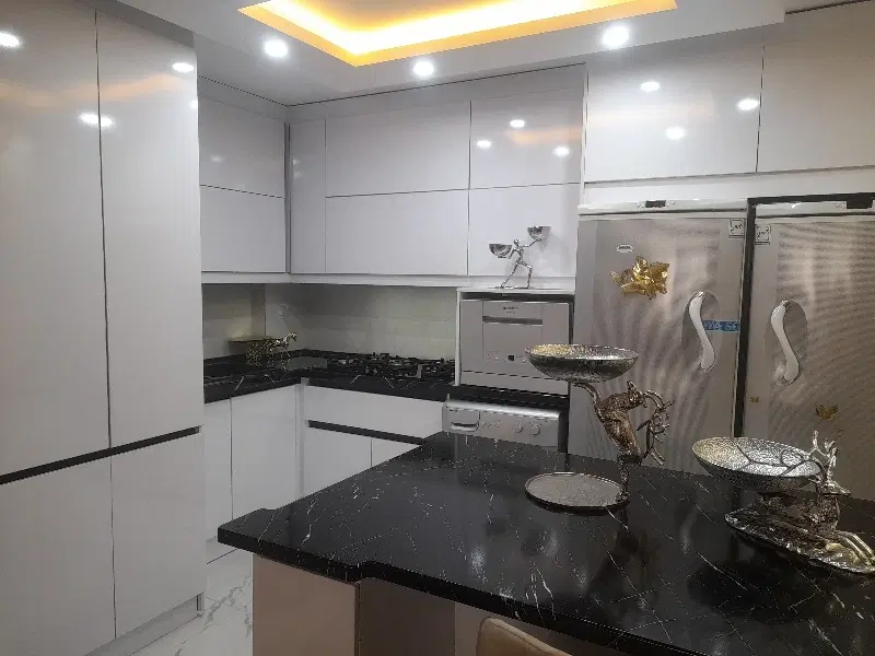 آپارتمان ۲ خوابه بر خیابان اصلی شهید رضایی