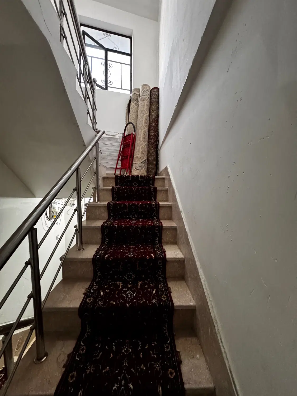خانه ۱۸۰ متری مغازه دار بر خیابان دین پرست