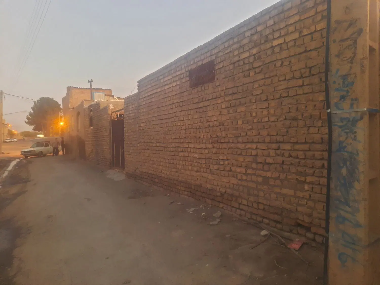 زمین فروشی