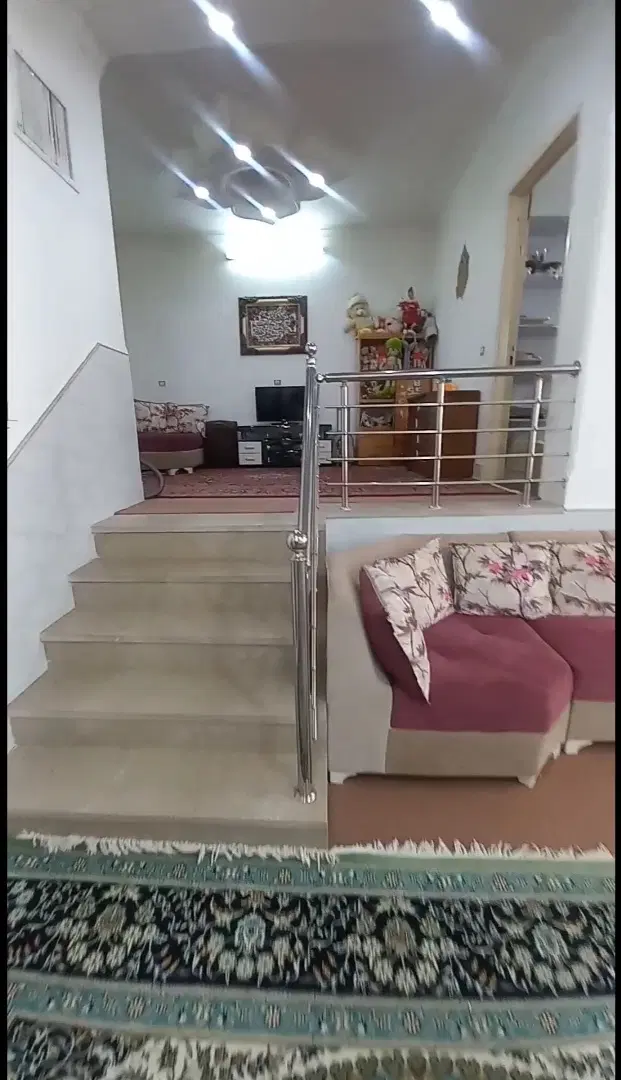 منزل دوطبقه سه نبش  شهید روشن