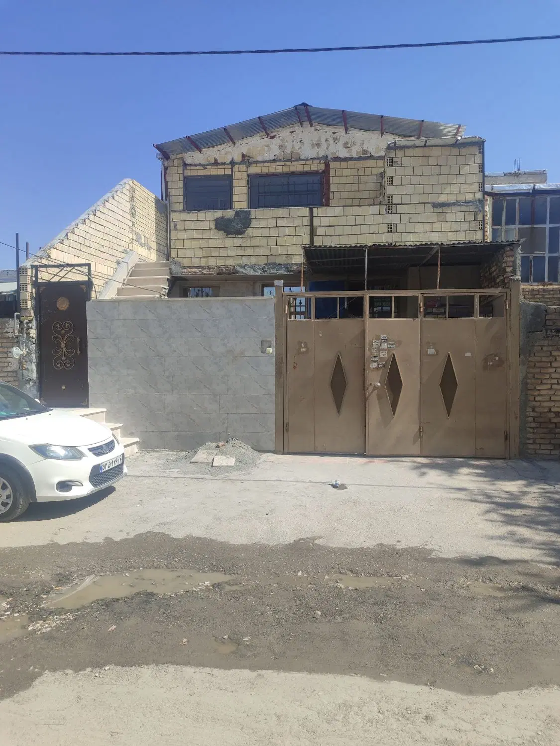 خانه دو طبقه کرناچی کوی 105 اصلی وسط کوچه