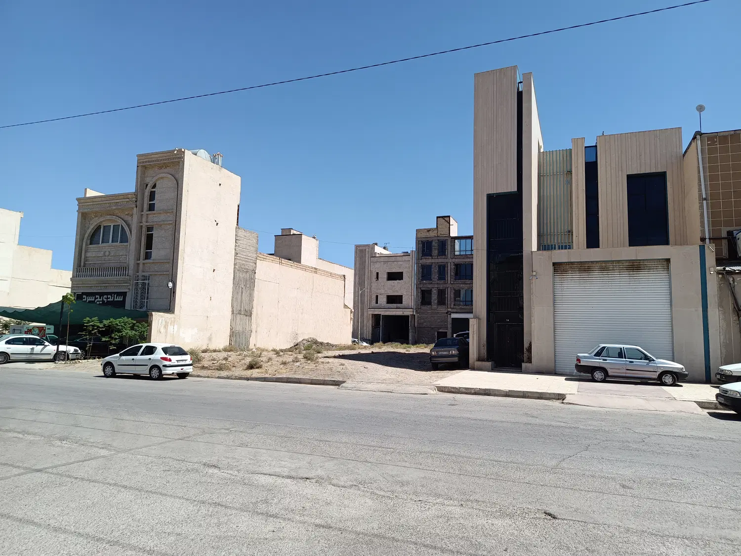زمین ۳۰۰ متری در منطقه گردشگری سپاد (الماس شرق)