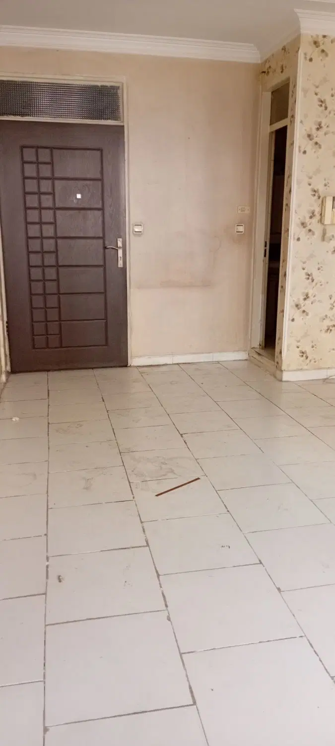 سروش یکم _۷۹متر ۲خواب _پارکینگ سندی